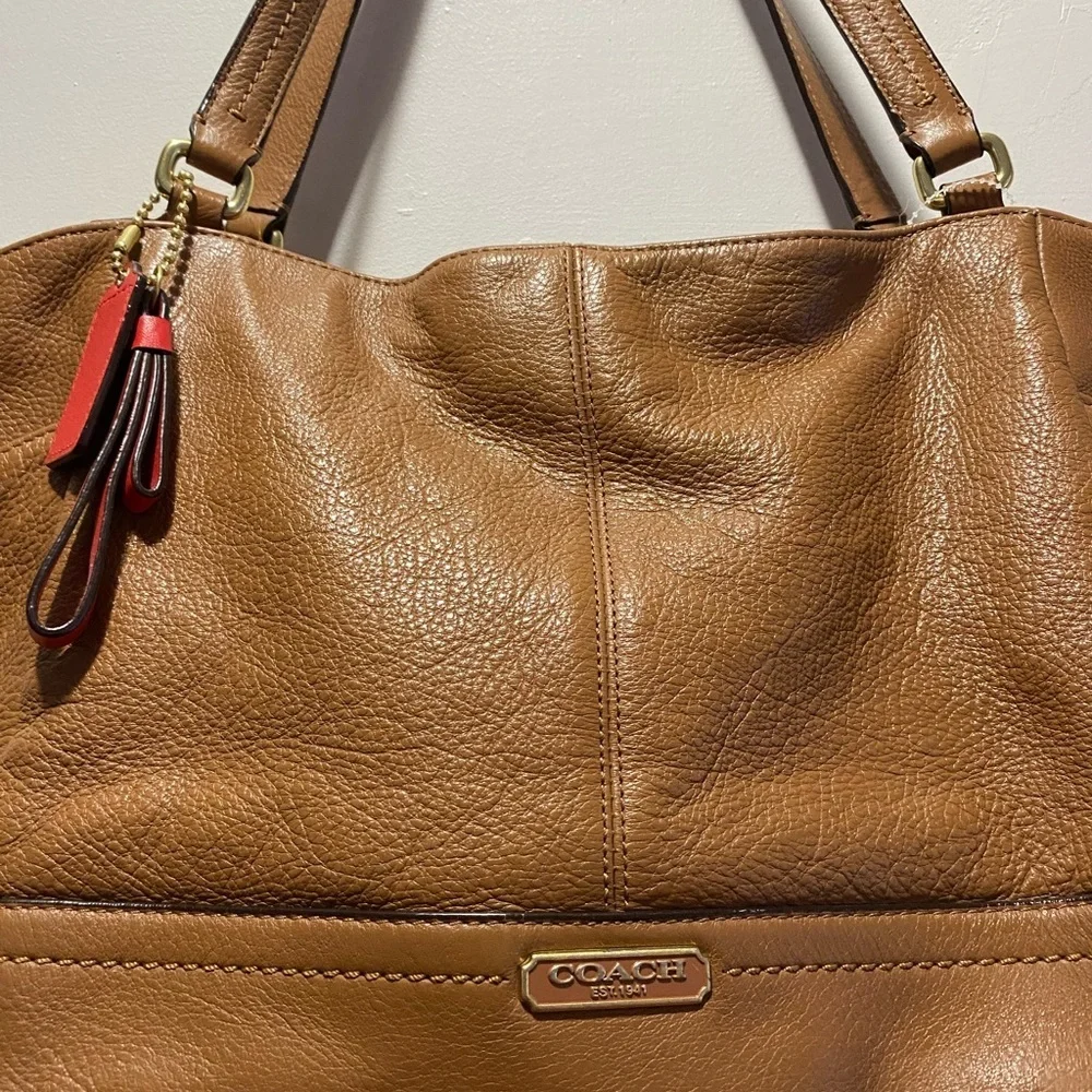 Coach Brown Leather Shoulder Bag with Red Tag - Picture 2 of 7